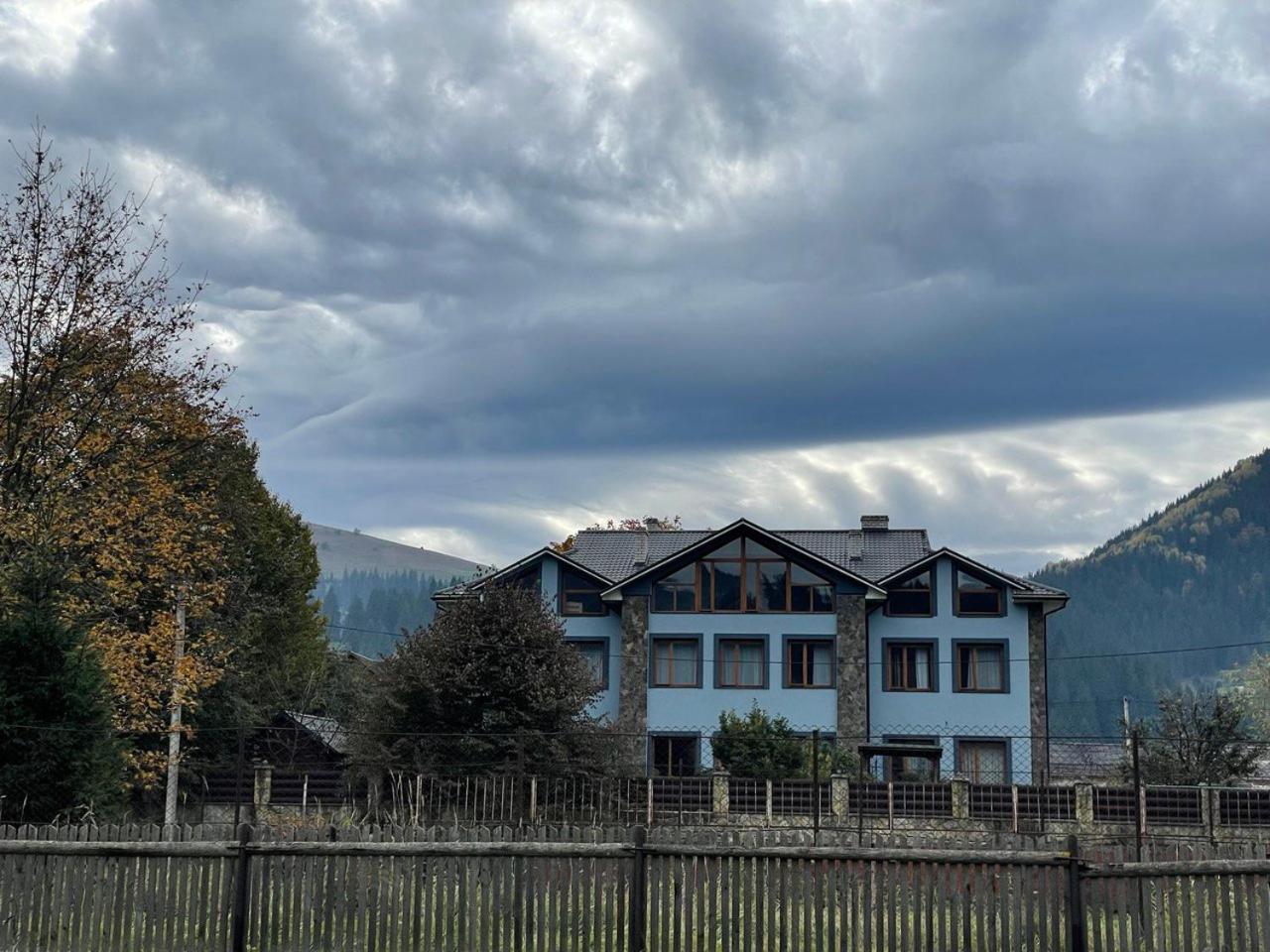 Старе Подвір'Я Verhovîna Exterior foto